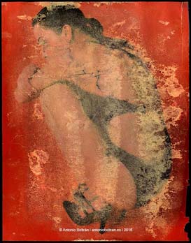 mujer en baador en cuclillas collage disolvente erotica subvertising contrapublicidad poesia antonio beltran